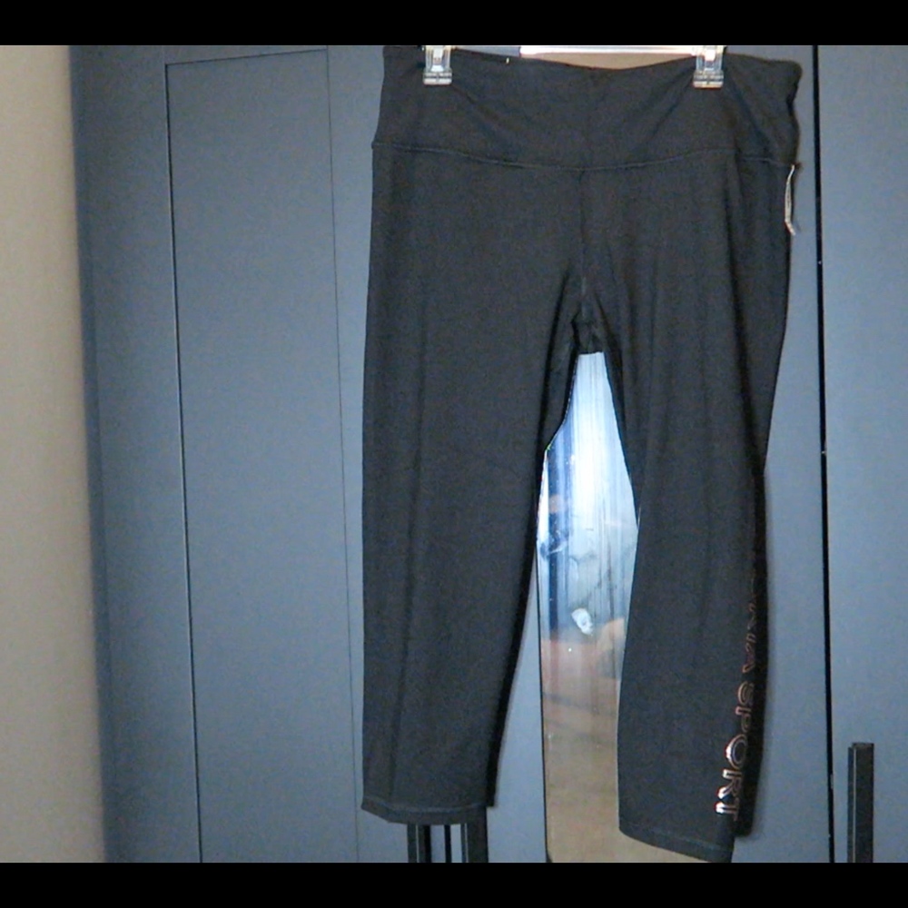 Victoria Sport workout pants (Brand New!!!) - Picture 5 of 8